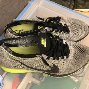 Nike Flyknit racer Volt